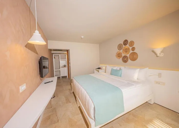 Kairos Valley Wellness & Longevity Hotell *